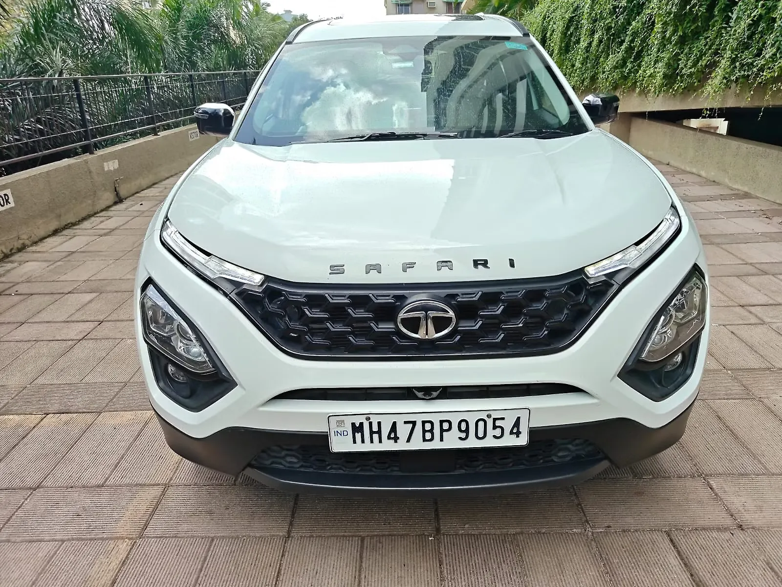 2023 Tata Safari Old Generation XZA Plus (O) 6 S 2023 Tata Safari Old Generation XZA Plus (O) 6 S
