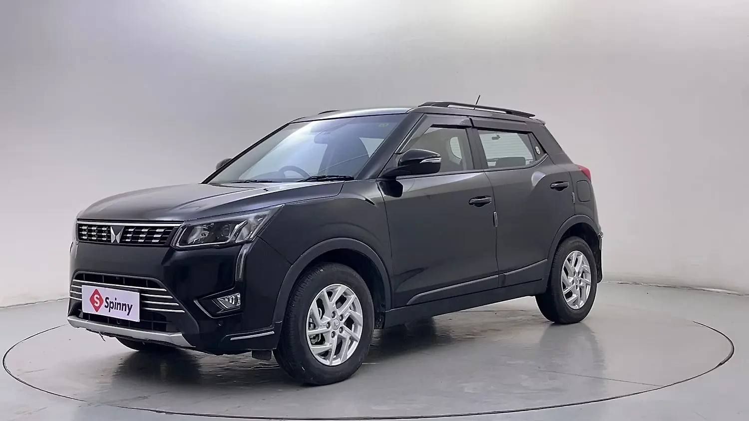 2024 Mahindra XUV300 W8 1.2 Petrol
