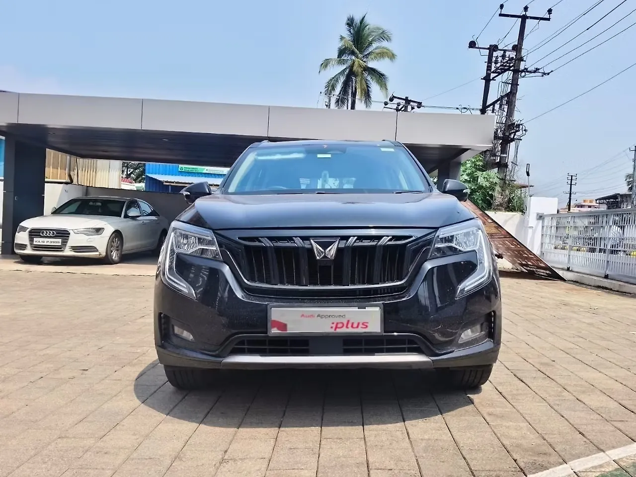2025 Mahindra Old Generation XUV700 AX7 Luxury Pack 2WD Diesel 2.2L Turbo Automatic 7 STR