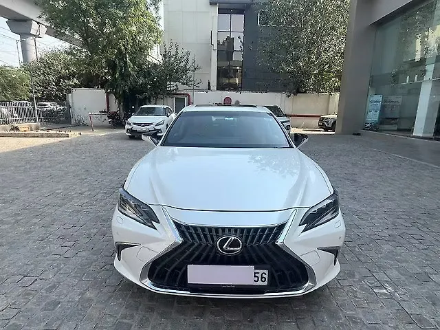 2023 Lexus Old Generation ES 2018 300h Luxury 2023 Lexus Old Generation ES 2018 300h Luxury
