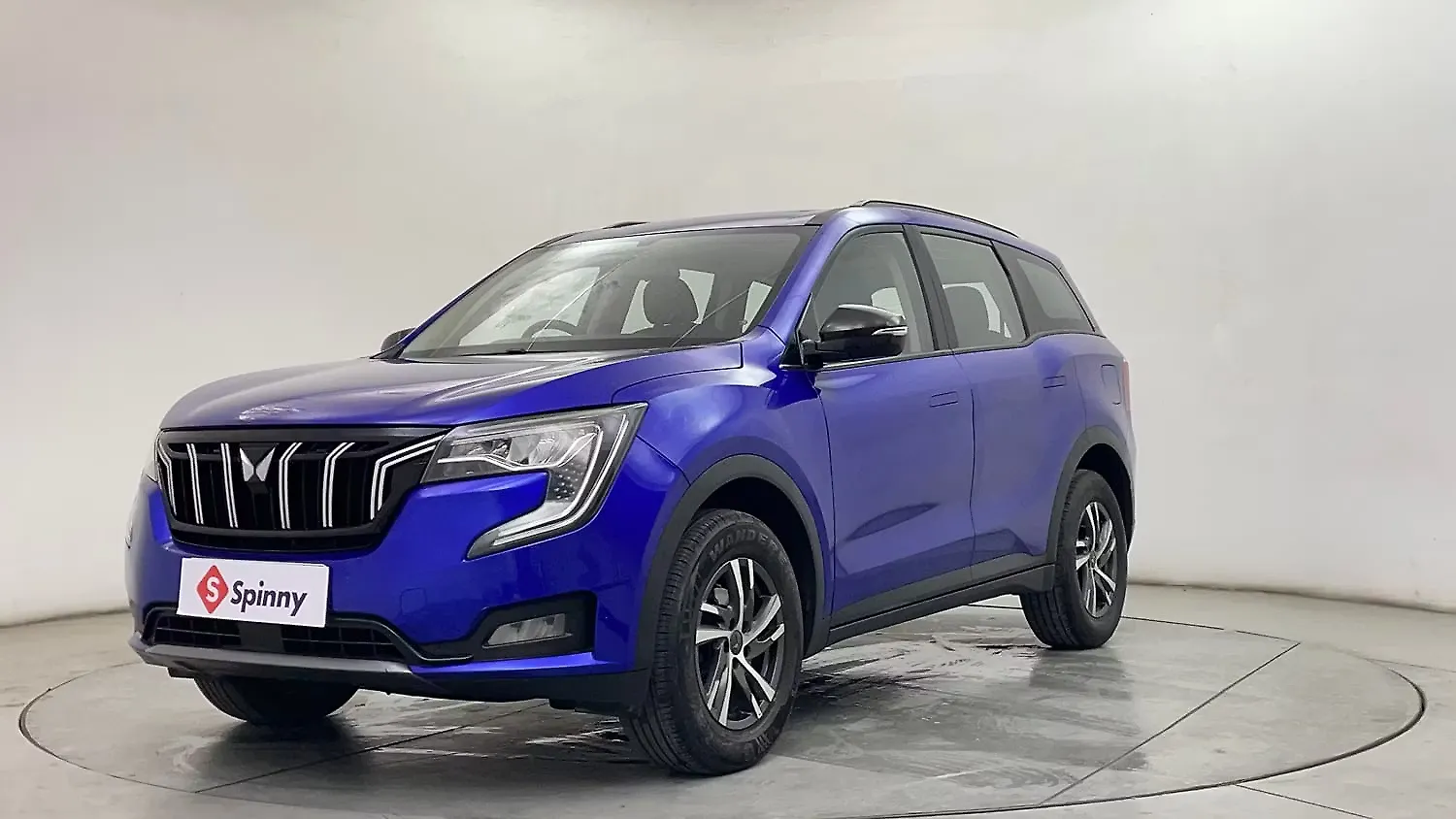 2022 Mahindra Old Generation XUV700 AX 5 Petrol MT 5 STR [2021]