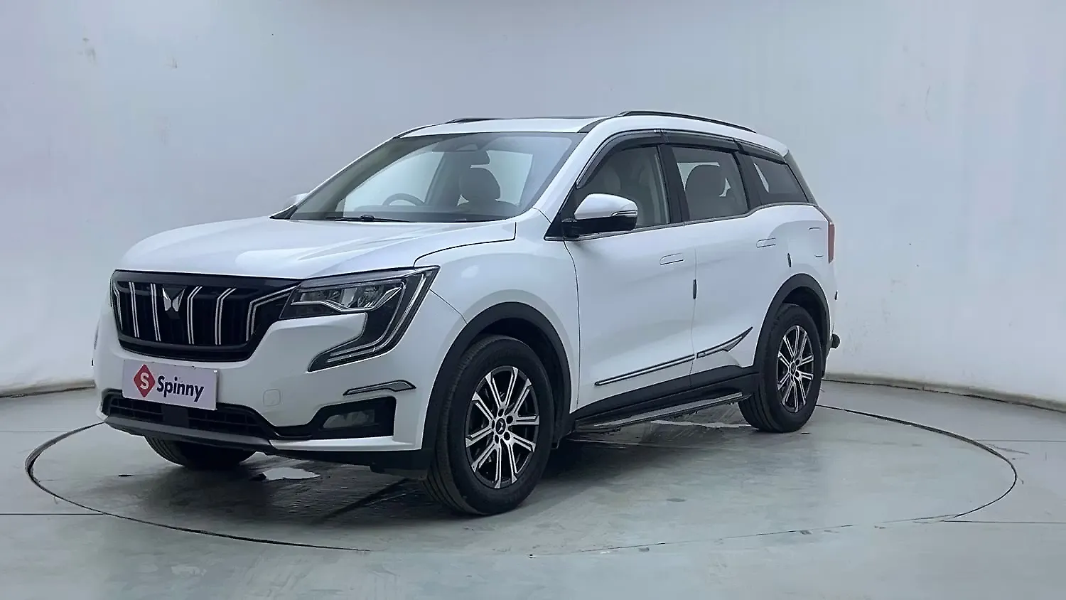 2024 Mahindra Old Generation XUV700 AX 7 Petrol AT 7 STR [2023-2024]