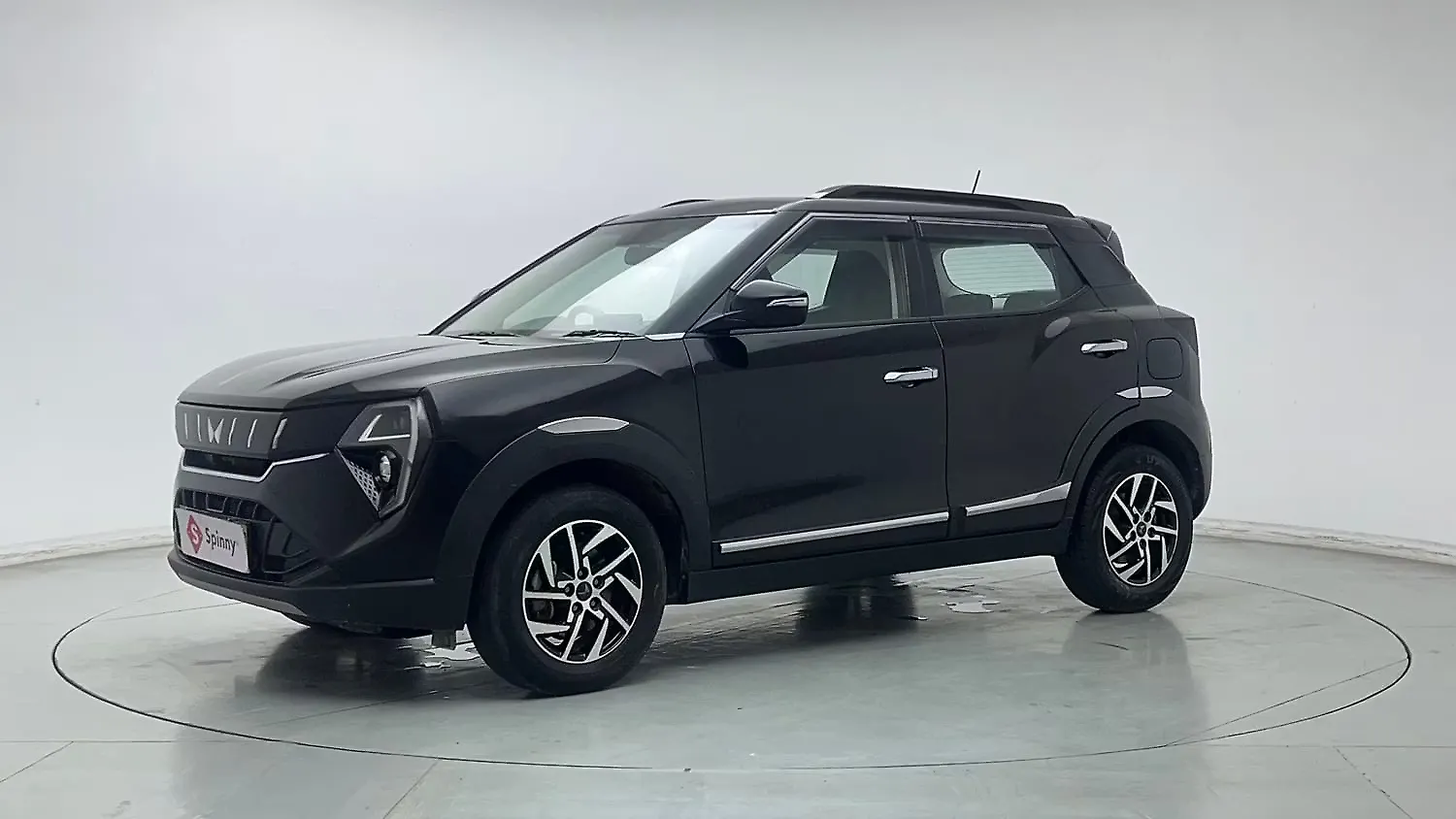 2024 Mahindra XUV 3XO AX5 Petrol 1.2L Turbo Manual