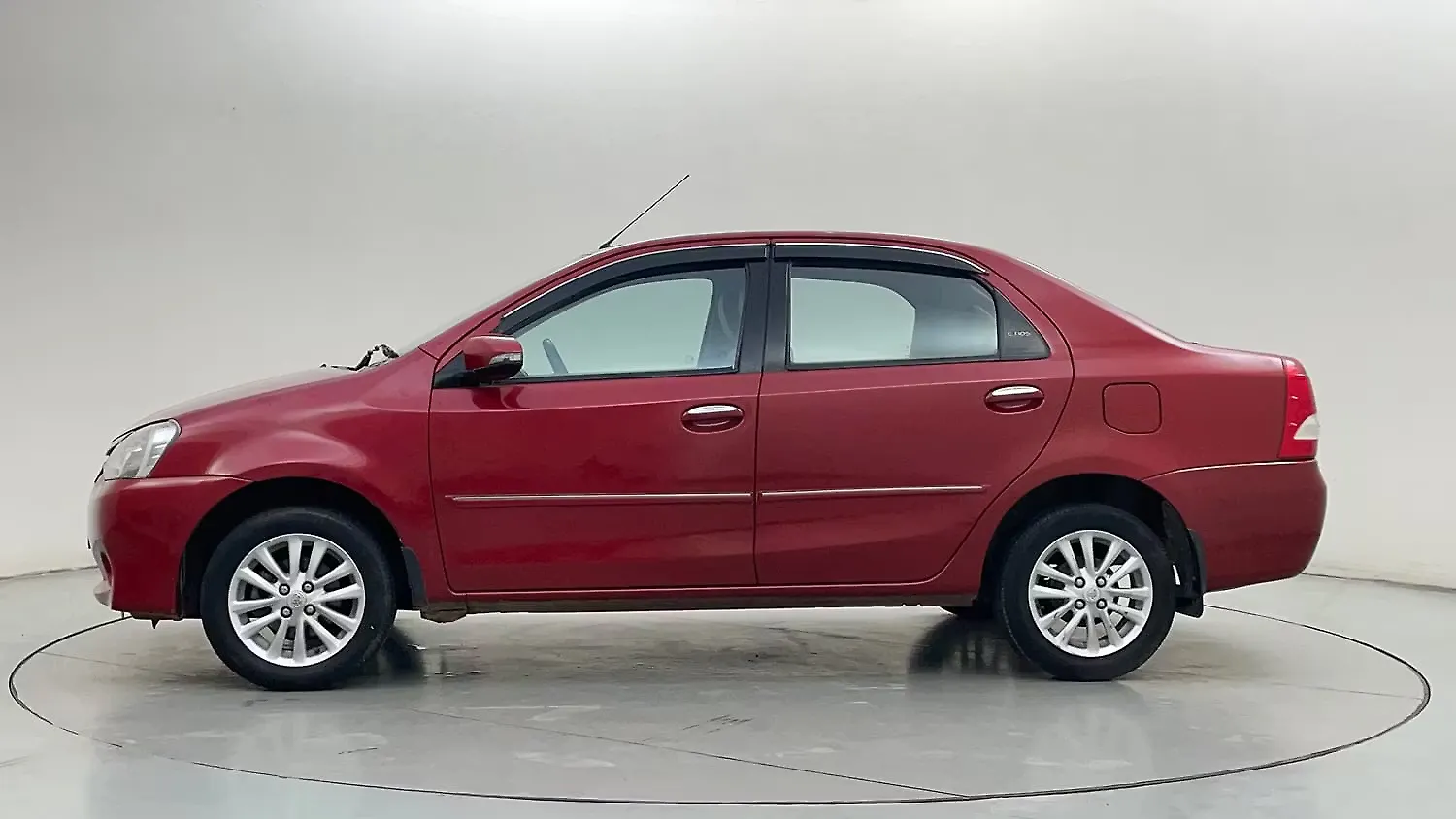 2013 Toyota Etios V