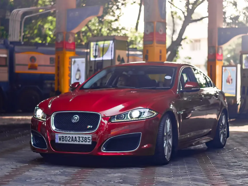 Used 2012 Jaguar XF [20122013] R 5.0 V8 Supercharged (S1328838) for