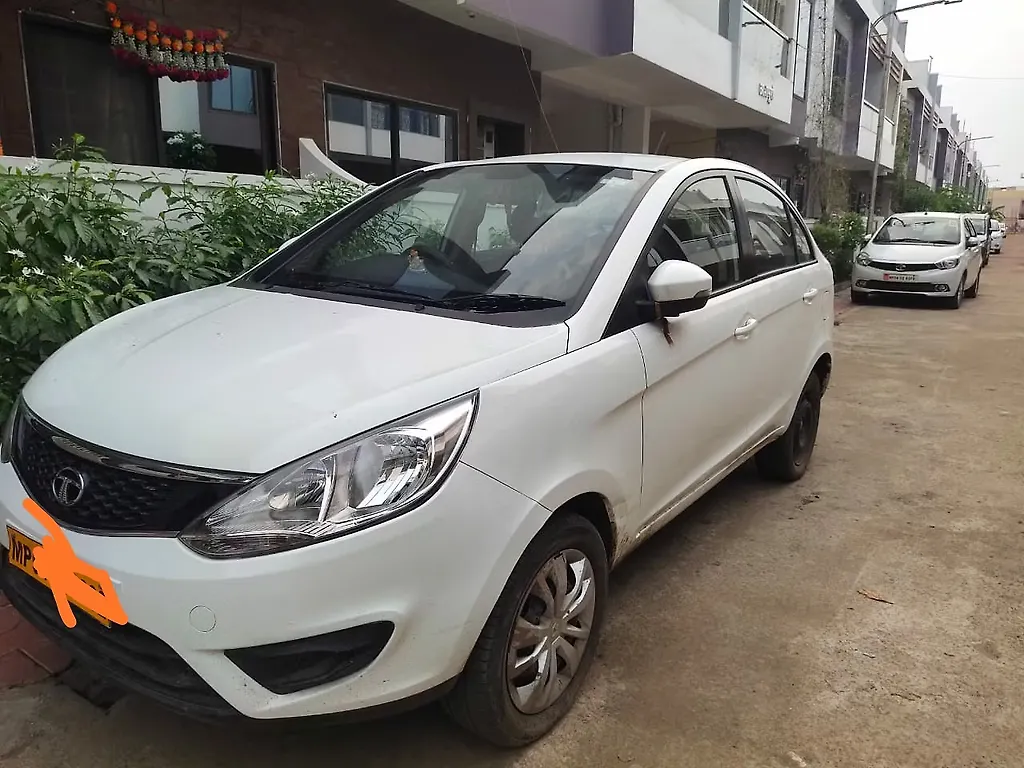 Used 2017 Tata Zest XM Diesel for sale in Bhopal at Rs.4,50,000 CarWale