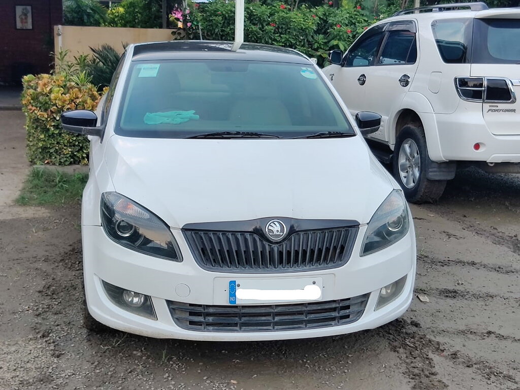 Skoda rapid black edition