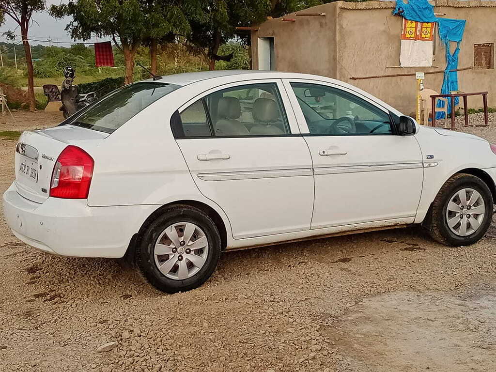 Hyundai verna 2010