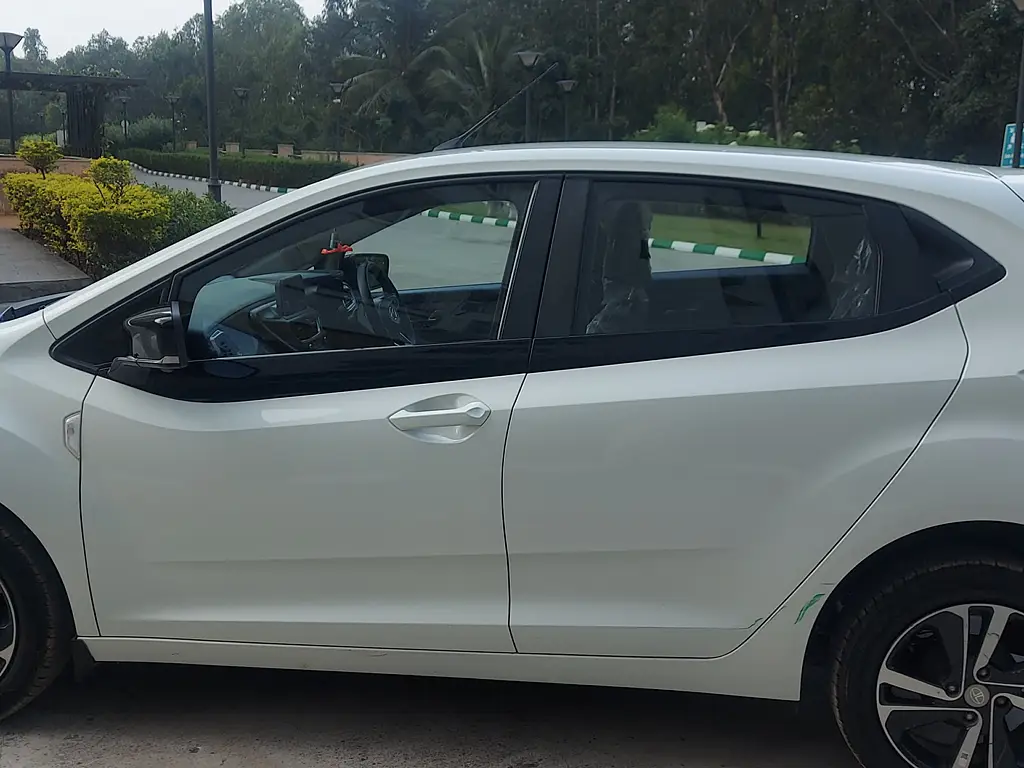 Second Hand Tata Altroz XZ Petrol in Bangalore
