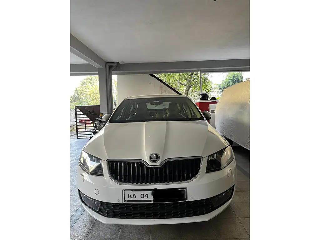 Second Hand Skoda Octavia [2015-2017] 2.0 TDI CR Ambition Plus AT in Bangalore