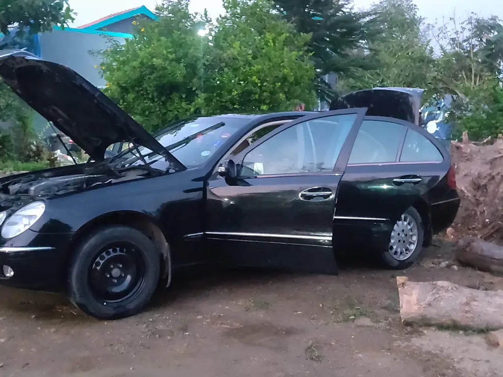 Second Hand Mercedes-Benz E-Class [2003-2006] 240 V6 AT in Chennai