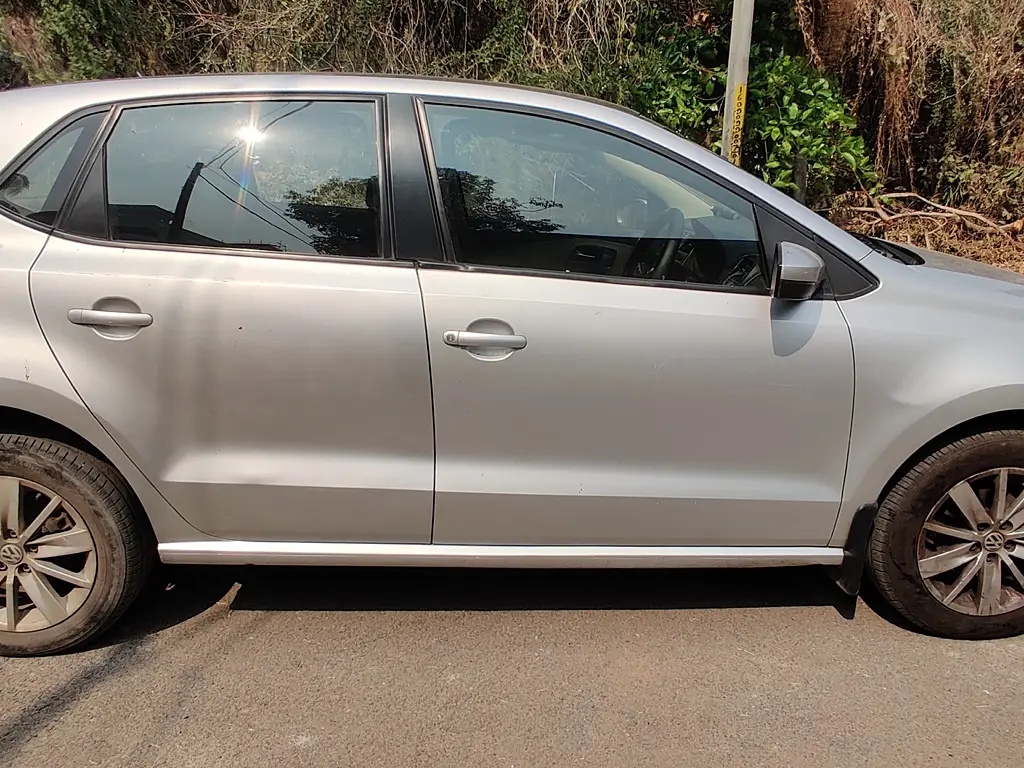 Second Hand Volkswagen Polo [2010-2012] Highline1.2L (P) in Khairtabad