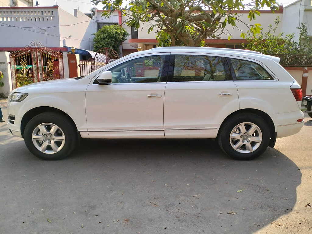 Used Audi Q7 [2010 - 2015] 35 TDI Technology Pack + Sunroof in Lucknow