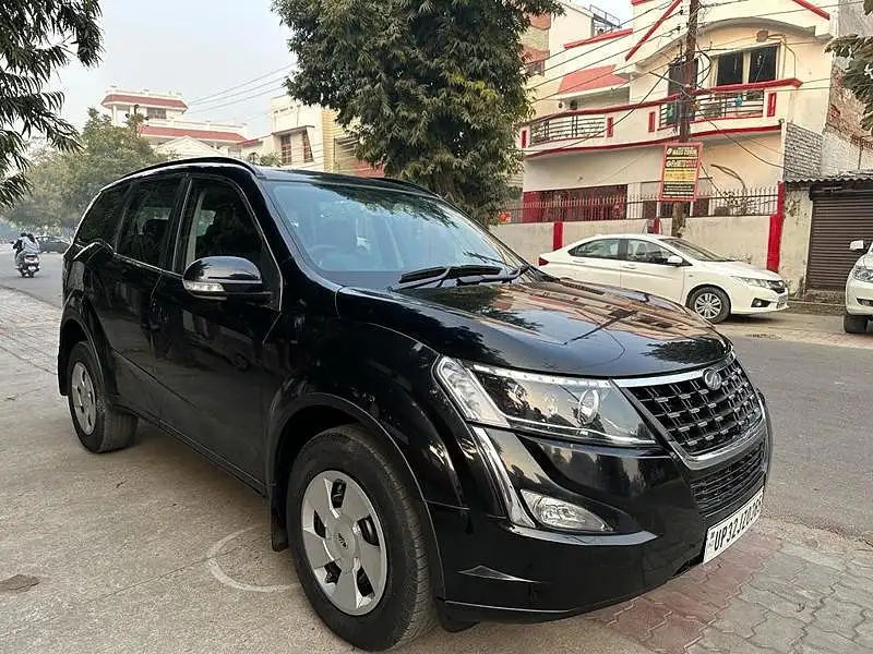 Second Hand Mahindra XUV500 W7 [2018-2020] in Lucknow
