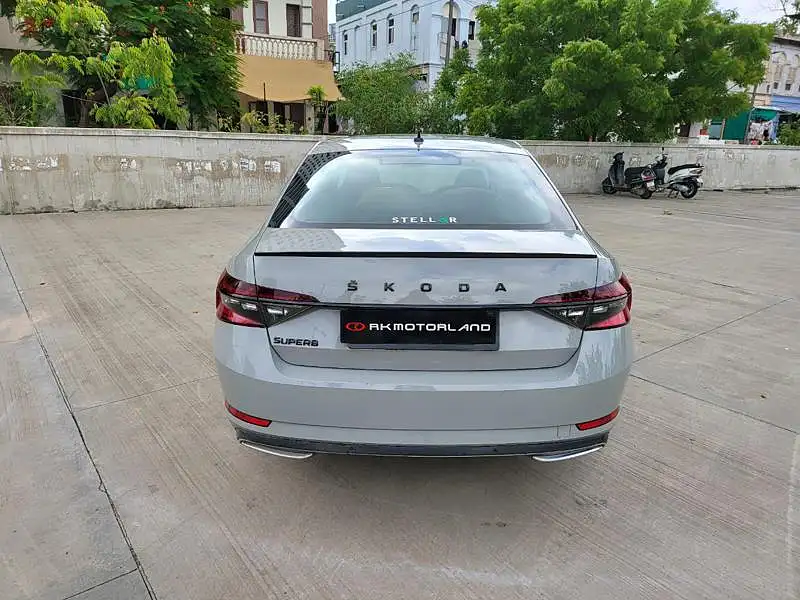 Second Hand Skoda Superb Sportline AT in Ahmedabad