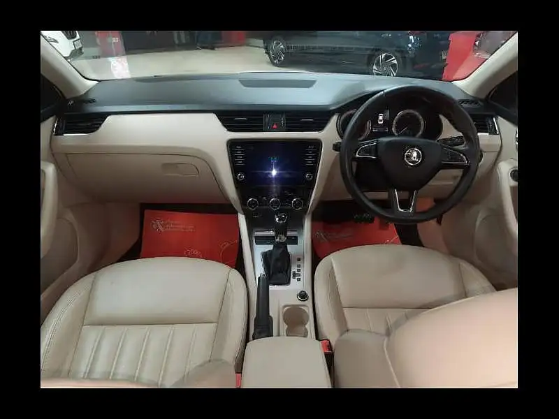Second Hand Skoda Octavia [2017-2021] 1.8 TSI Style Plus AT [2017] in Bangalore