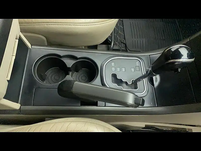 Second Hand Mahindra XUV500 [2015-2018] W10 AT in Mumbai
