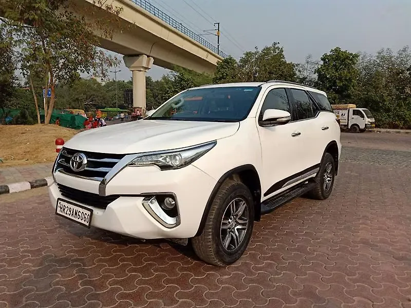 Used 2017 Toyota Fortuner 2.8 4x2 MT [20162020] (D2210522) for sale in