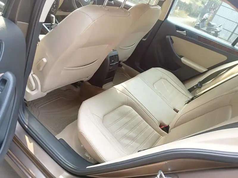 Second Hand Volkswagen Jetta Highline TDI in Lucknow