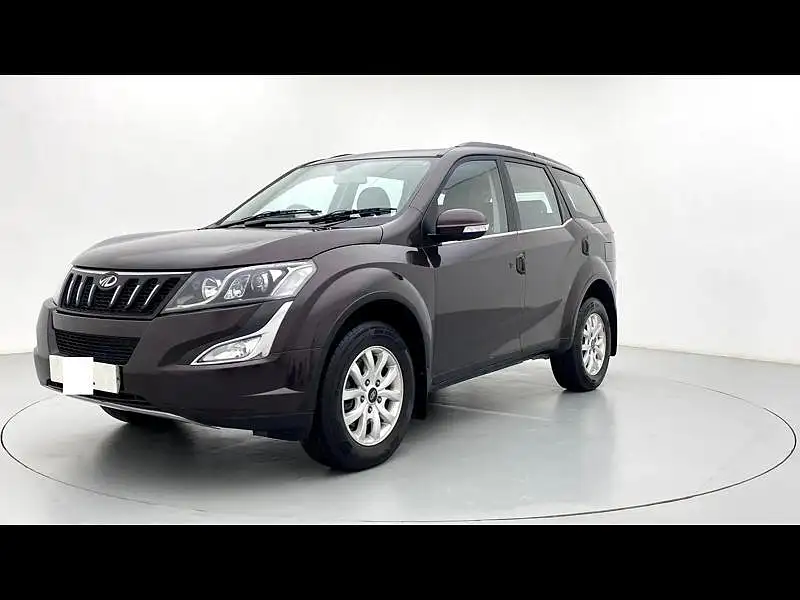 Second Hand Mahindra XUV500 [2015-2018] W10 Black Interiors [2017] in Kolkata