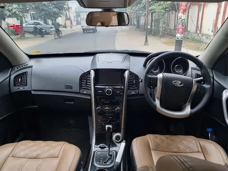Second Hand Mahindra XUV500 W7 AT [2018-2020] in Lucknow