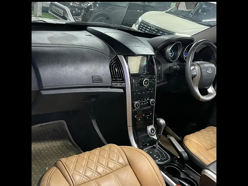 Second Hand Mahindra XUV500 W11 (O) AT in Lucknow