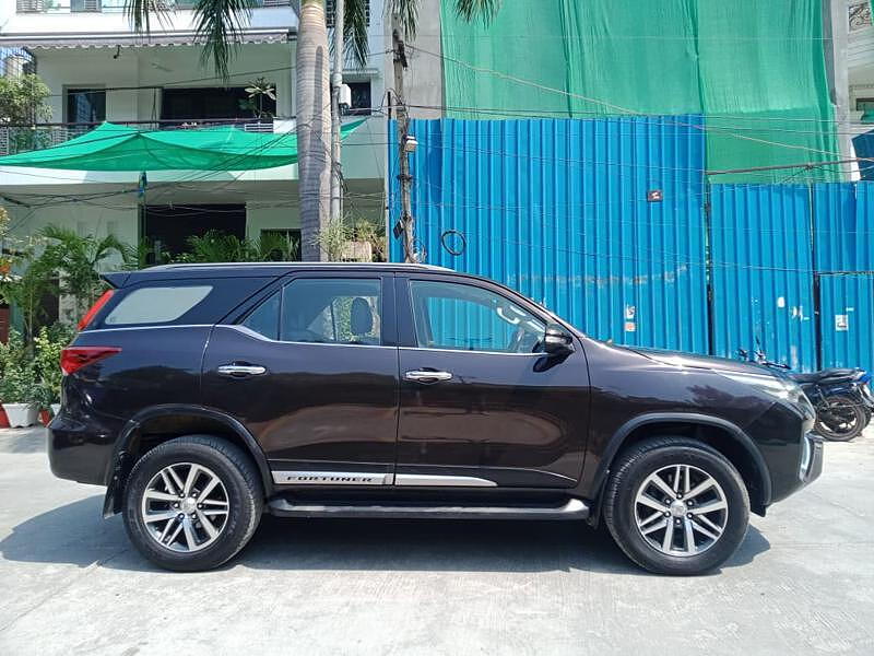 Toyota Fortuner [2016-2021] 2.8 4x4 AT [2016-2020]