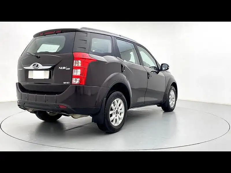 Second Hand Mahindra XUV500 [2015-2018] W10 Black Interiors [2017] in Kolkata