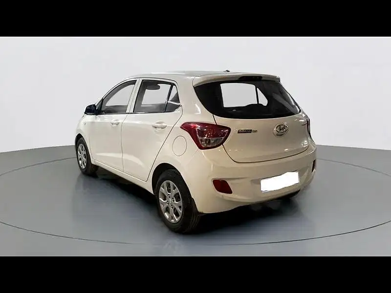 Second Hand Hyundai Grand i10 [2013-2017] Magna 1.1 CRDi [2016-2017] in Zirakpur