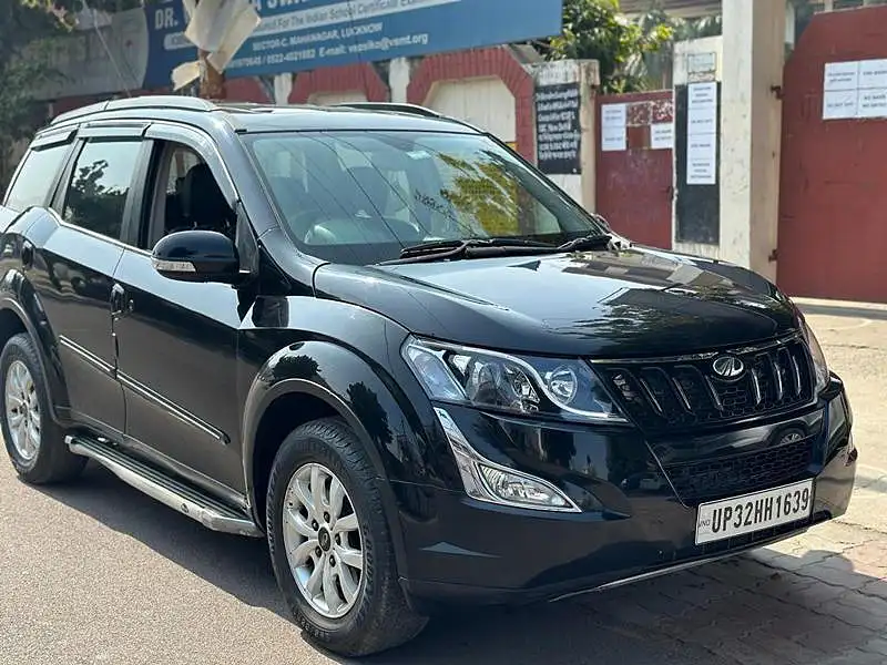 Second Hand Mahindra XUV500 [2015-2018] W10 in Lucknow