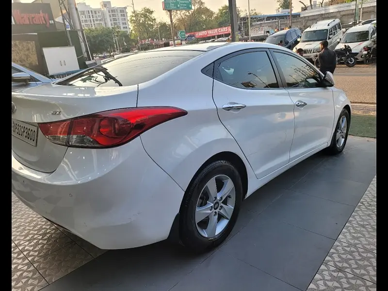 Used Hyundai Elantra SX (O) 1.5 AT in Lucknow