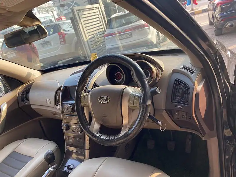 Second Hand Mahindra XUV500 [2015-2018] W6 in Lucknow