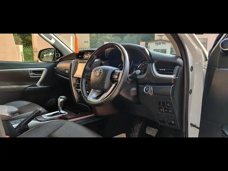 Second Hand Toyota Fortuner [2016-2021] 2.8 4x2 AT [2016-2020] in Lucknow
