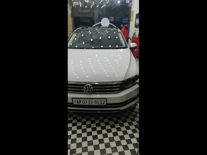 Second Hand Volkswagen Passat Highline in Dehradun
