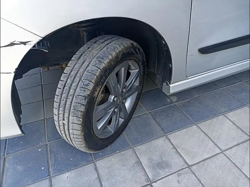 Second Hand Maruti Suzuki Stingray VXi in Nagpur