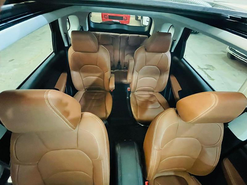 Second Hand MG Hector Plus [2020-2023] Sharp 2.0 Diesel Turbo MT 6-STR Dual Tone in Bangalore