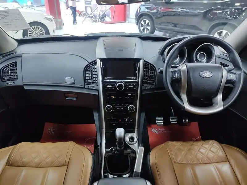 Second Hand Mahindra XUV500 W11 in Bangalore