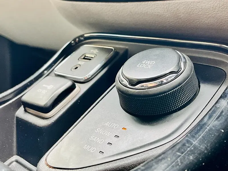 Second Hand Jeep Compass [2017-2021] Limited (O) 2.0 Diesel 4x4 [2017-2020] in Kolkata