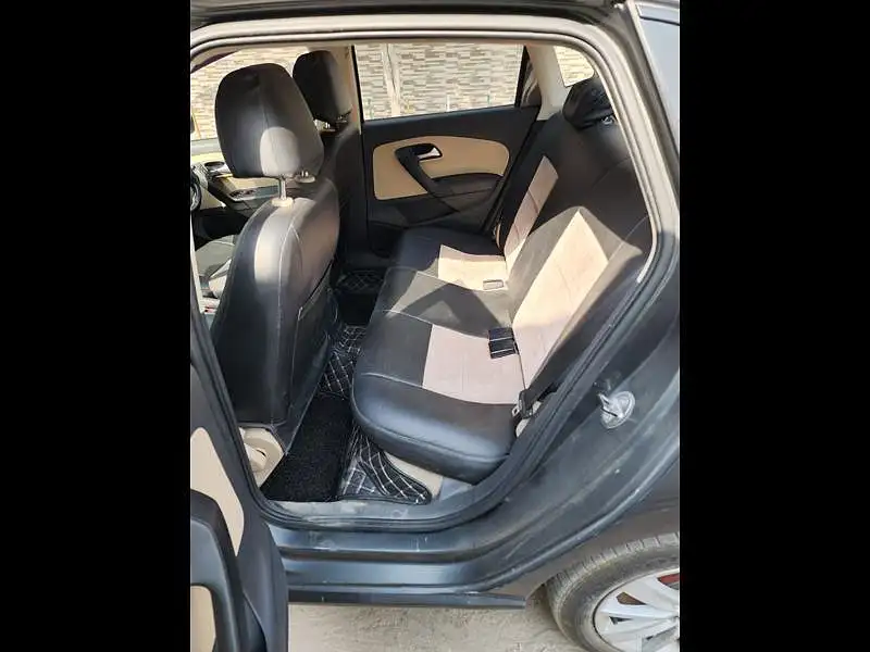 Second Hand Volkswagen Ameo Highline Plus 1.5L AT (D)16 Alloy in Lucknow
