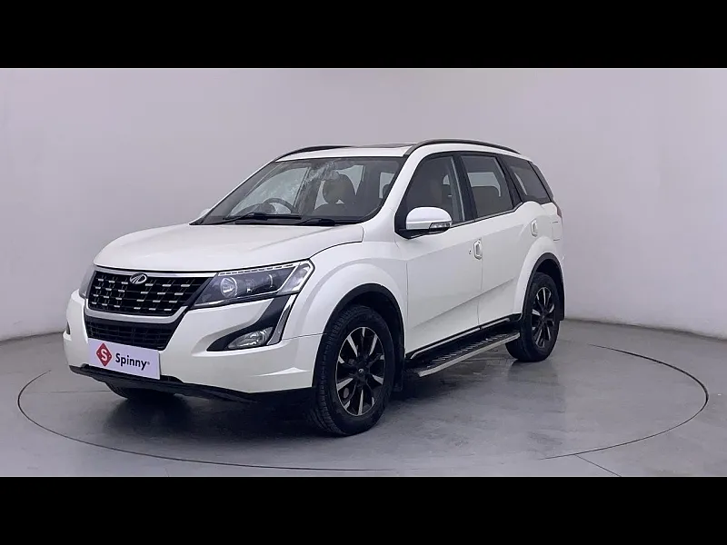 Mahindra XUV500 W11 AT