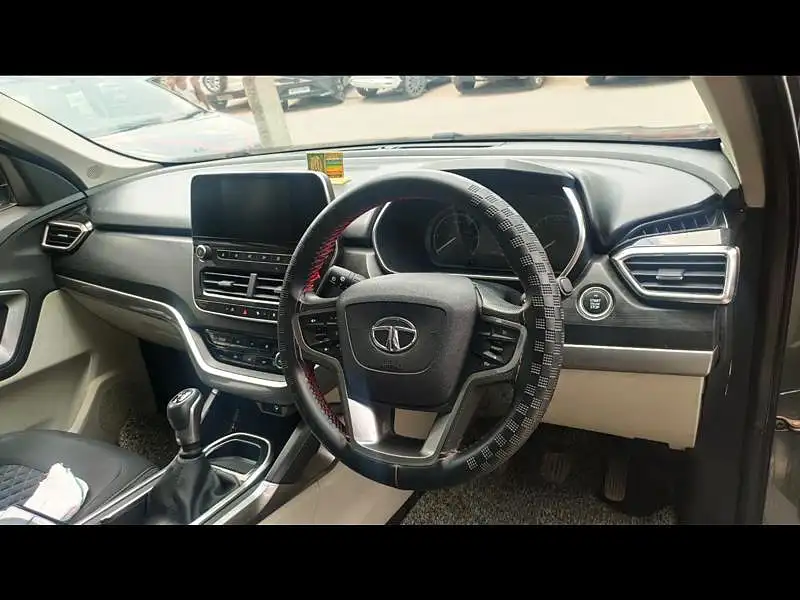 Second Hand Tata Safari [2021-2023] XT Plus in Lucknow