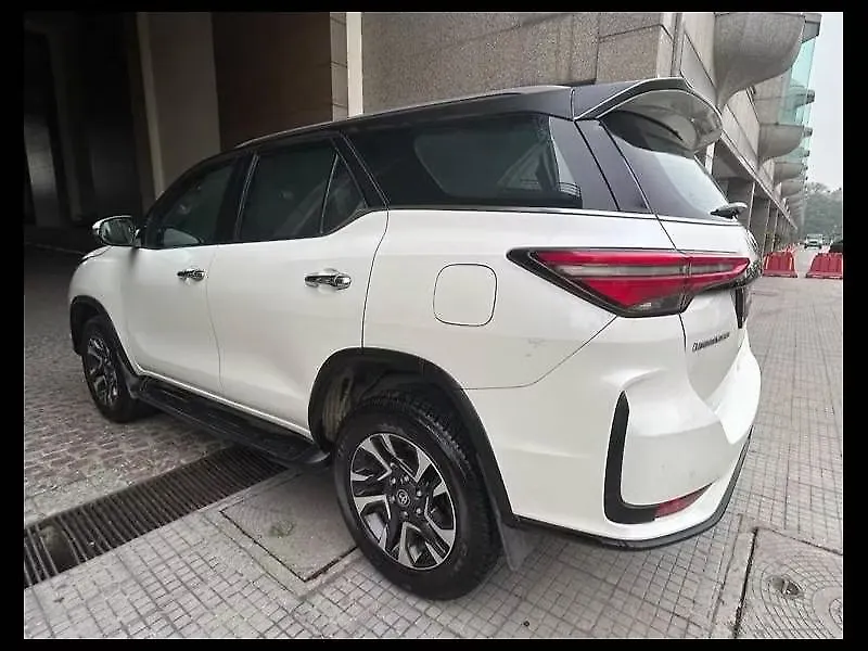 Used 2021 Toyota Fortuner Legender 4X2 AT 2.8 Legender for sale at Rs