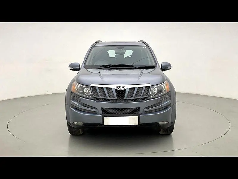 Mahindra XUV500 W6