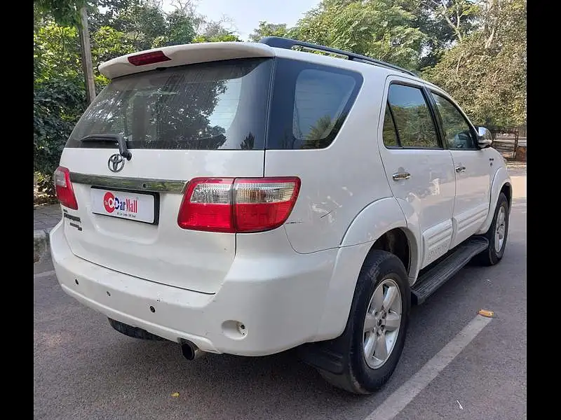 Second Hand Toyota Fortuner [2009-2012] 3.0 MT in Agra