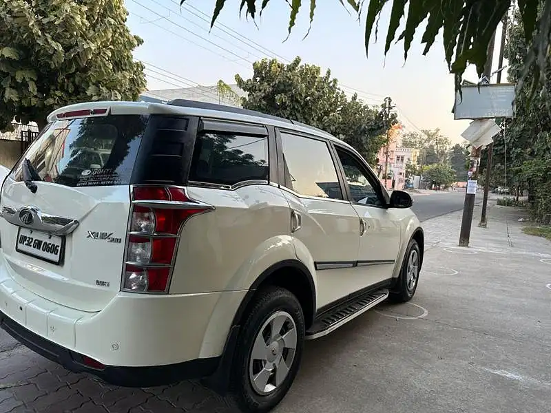 Second Hand Mahindra XUV500 [2015-2018] W6 in Lucknow