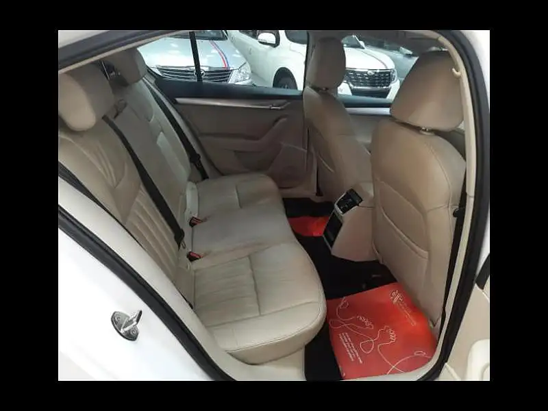Second Hand Skoda Octavia [2017-2021] 1.8 TSI Style Plus AT [2017] in Bangalore
