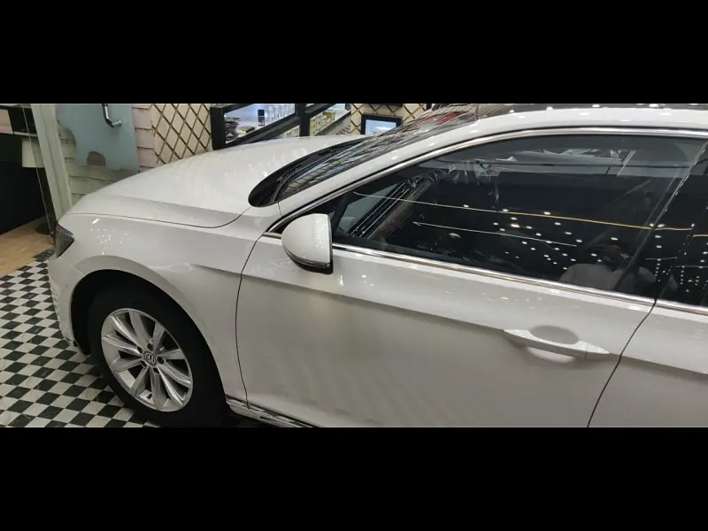 Second Hand Volkswagen Passat Highline in Dehradun