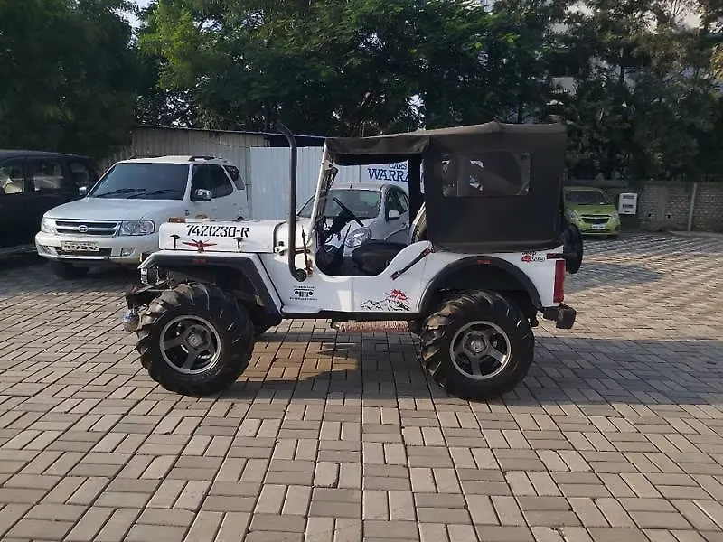 mahindra jeep scale model