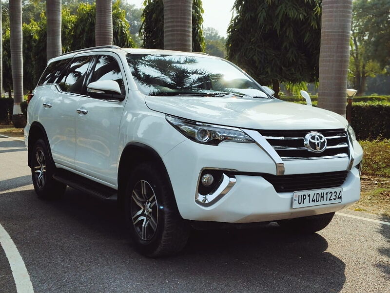 Used 2017 Toyota Fortuner [2016-2021] 2.8 4x2 MT [2016-2020] for sale at Rs. 25,50,000 in Delhi