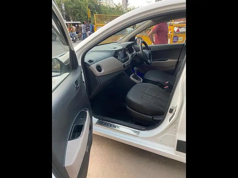 Second Hand Hyundai Xcent S AT in Delhi